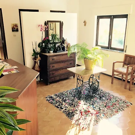 לינה וארוחת בוקר Porto Monte 3*